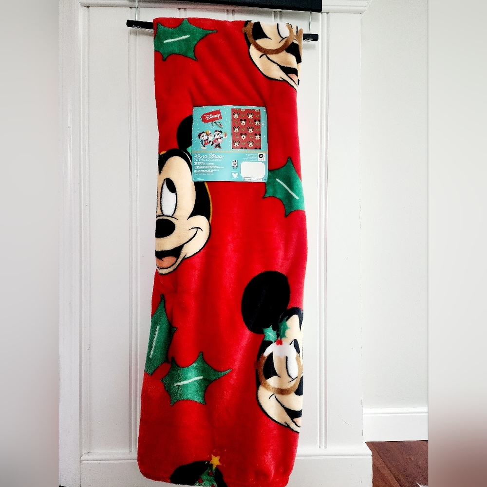 disney mickey Mouse Christmas tree holiday blanket plush throw 50in x70in
